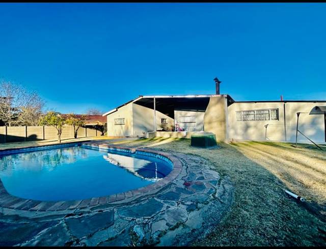 3 BEDROOM HOUSE FOR SALE IN VANDERBIJLPARK SW 1